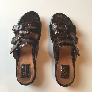 Clark’s Artisan Leather Sandal Croc print 8M